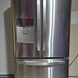 LG French Door Refrigerator 22 cubic ft. in Stainless Steel with Water Dispenser and Ice Maker