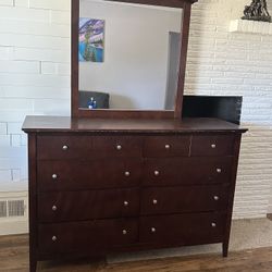 DRESSER & MIRROR
