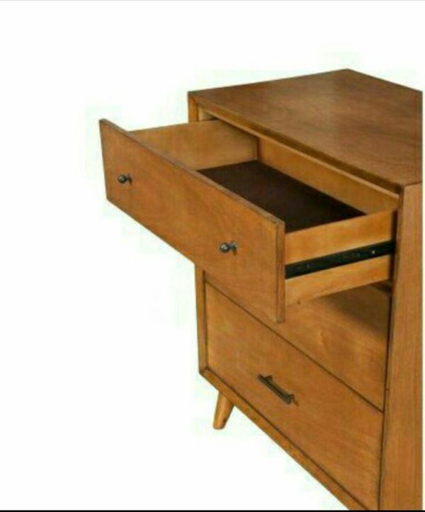 Flynn Mid Century Modern 3 Drawer Small Chest In Acorn Finish