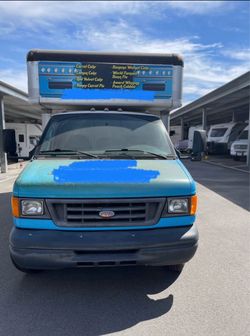 Bundle-Food Truck, Food Trailer & Smoker
