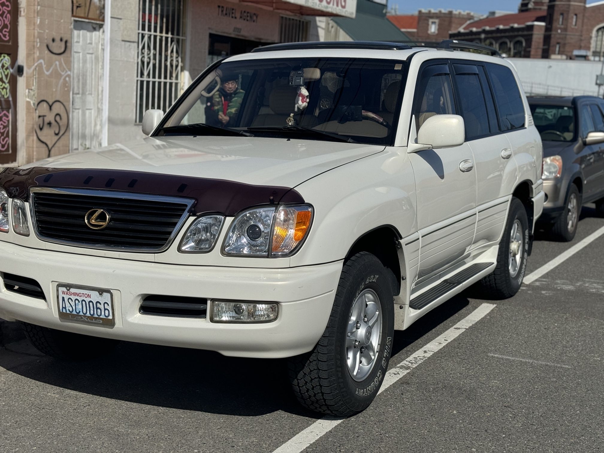 2000 Lexus LX