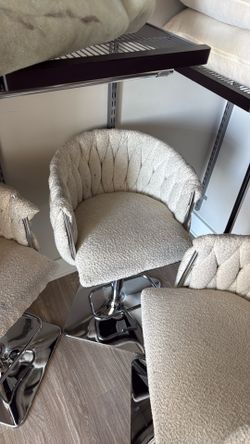 CREAM BOUCLE BARSTOOLS