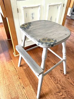 2003 Original Magnolia Store Farmhouse Stool
