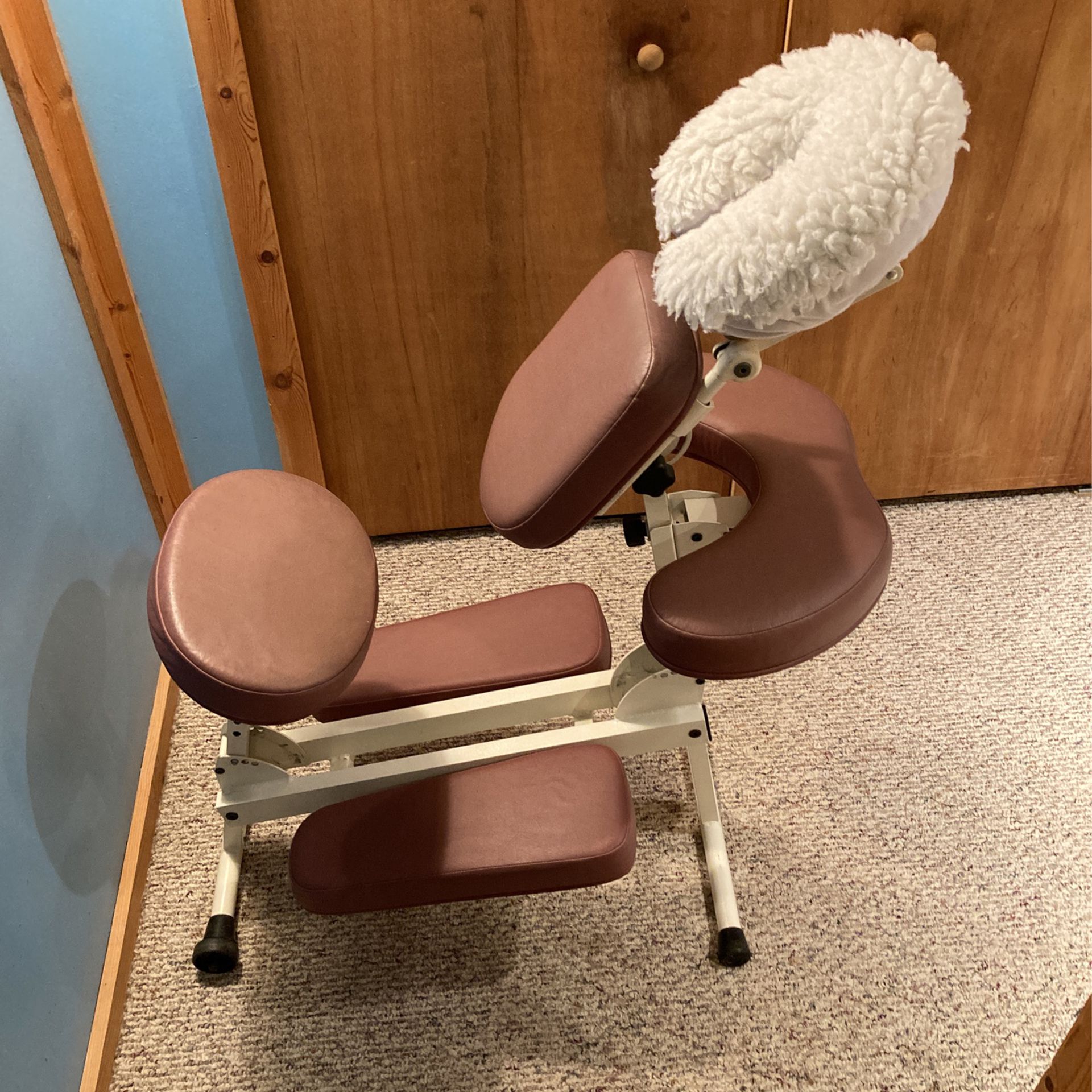 Earthlite Massage Chair