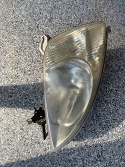 Toyota Prius 2001-2003 Headlamp Passenger Side - FREE