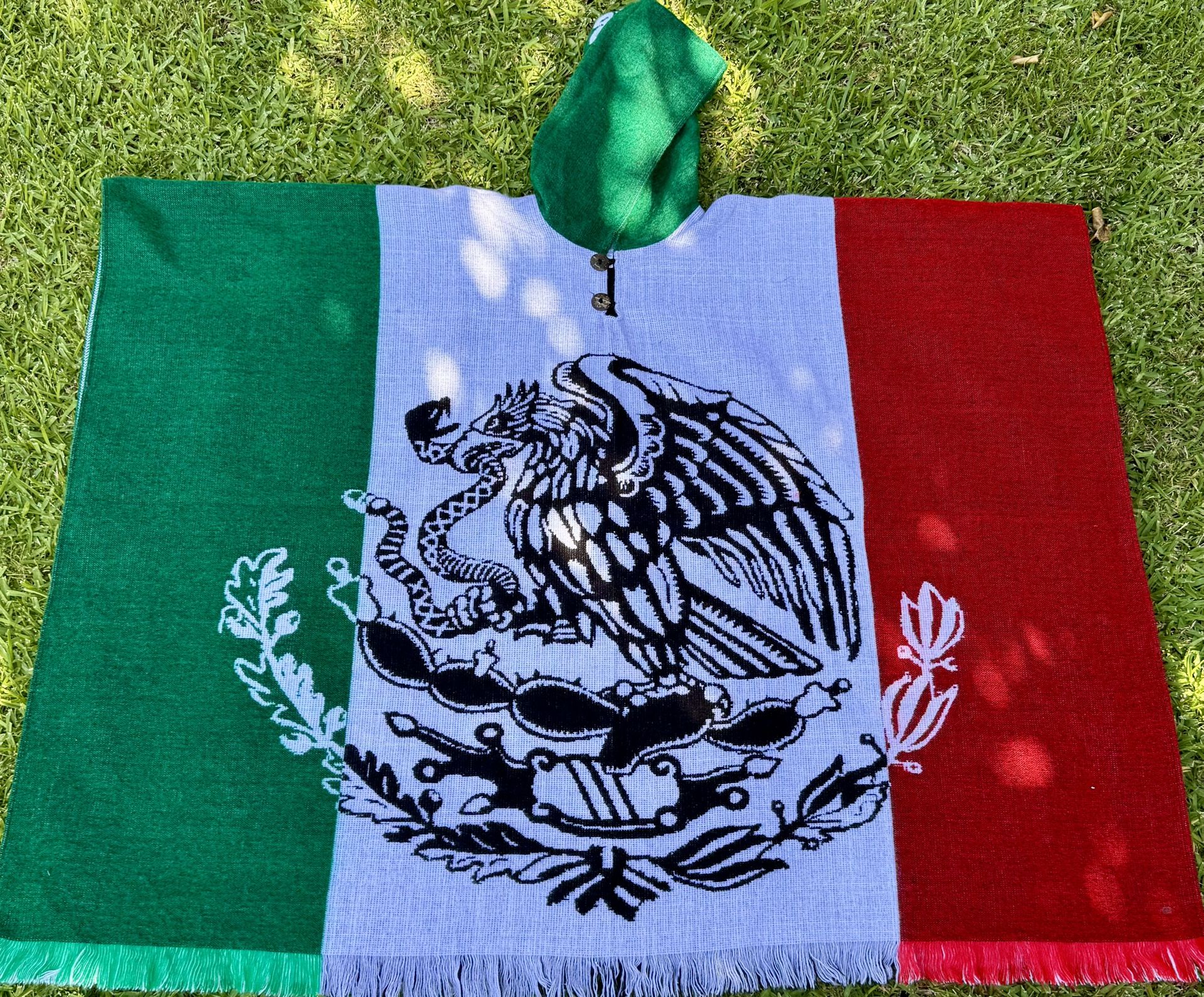 Poncho Escudo Mexicano, Adult Size