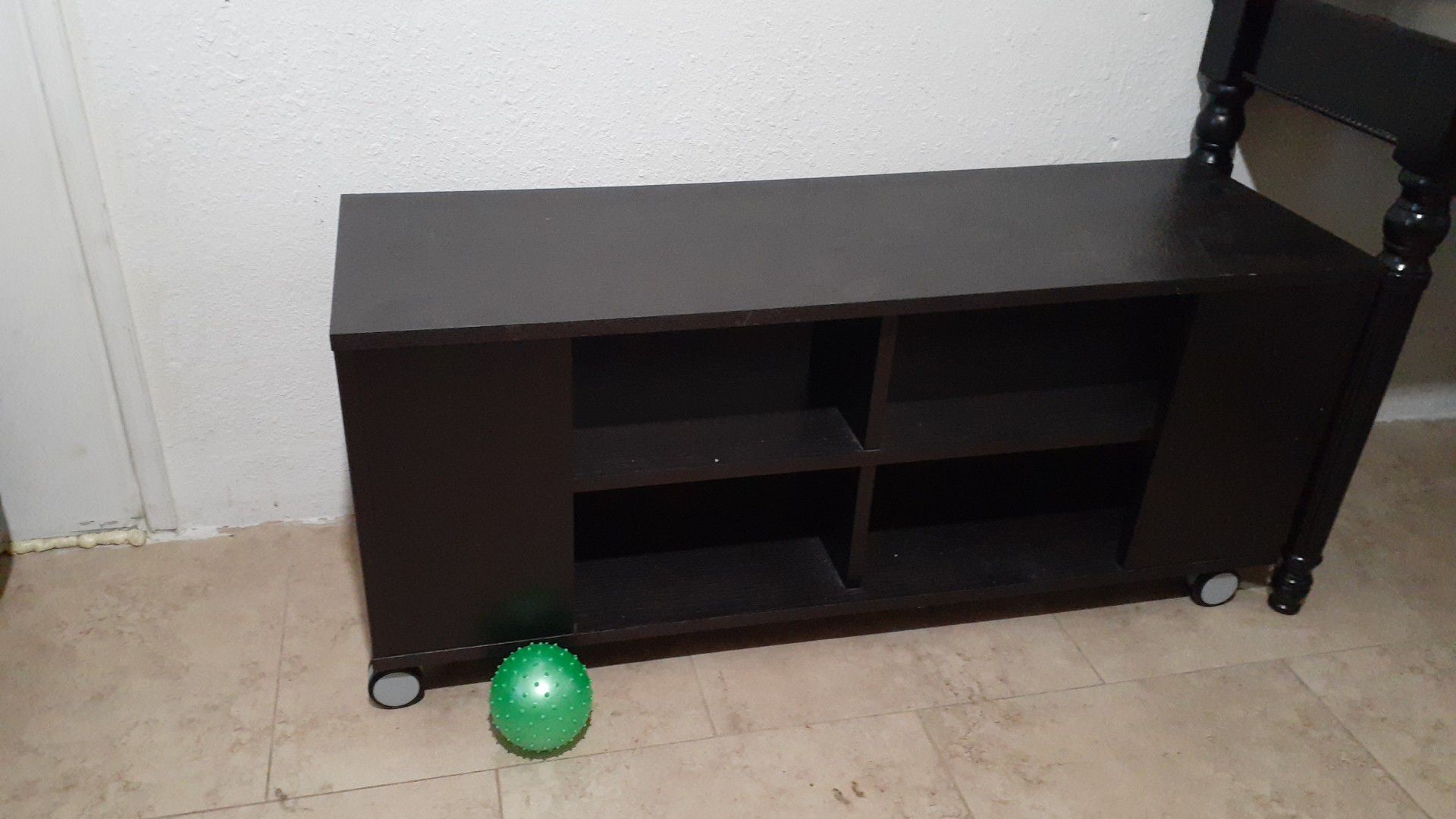 TV stand free
