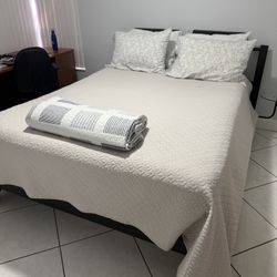 Rooms To Go Metal Frame Bed With Box And Mattress