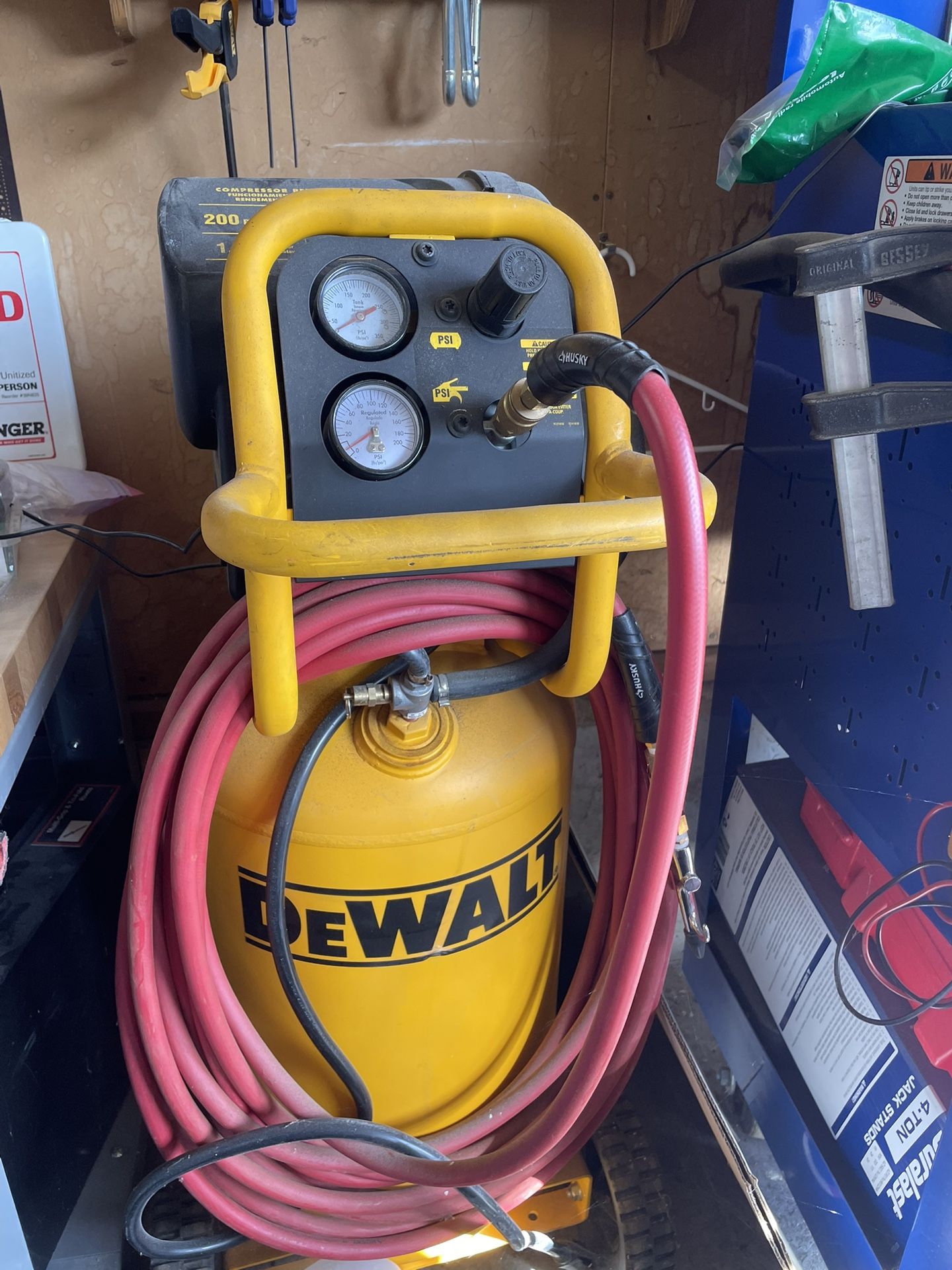 D55168 Dewalt 200 PSI Air Compressor