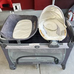 Graco Pack ’n Play with Bassinet & Changing Station