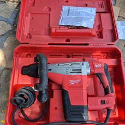 Milwaukee SDS-MAX Demolition Hammer
