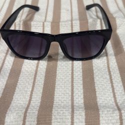 Tommy Hilfiger sunglasses