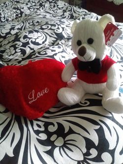 Bear and heart plush set (new)