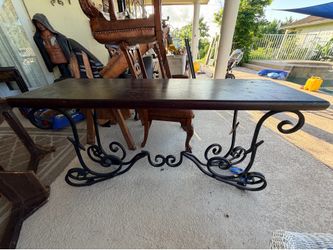 Free cabinets if buy table for $30