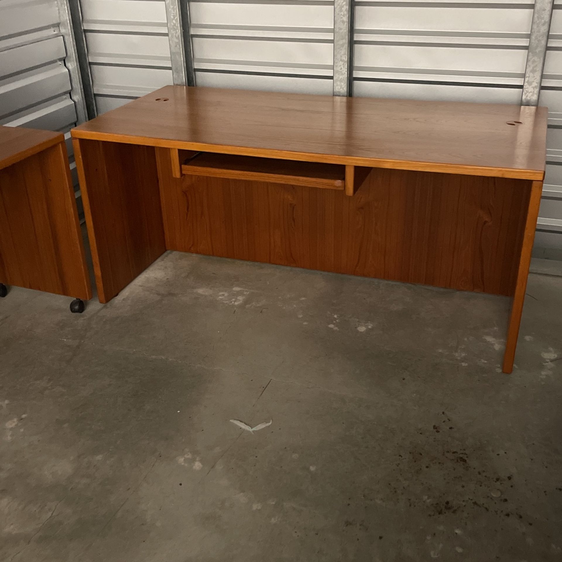 Desk - High Quality-Sold Cherry Wood