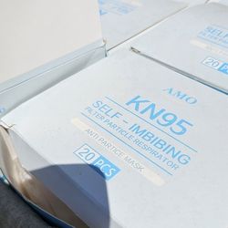 New face mask 4-5 huge box available price per box around 1000pc in the box 