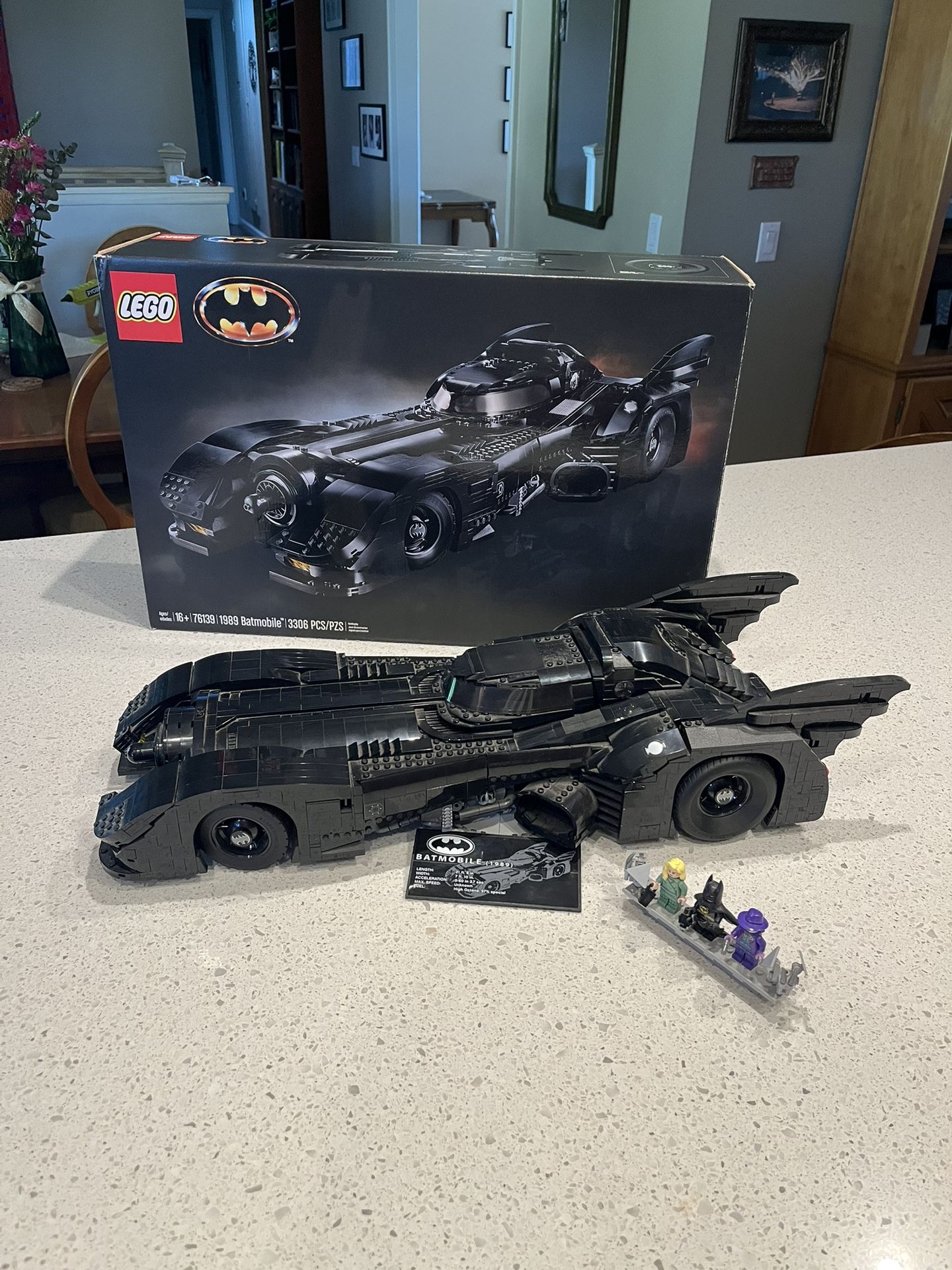 LEGO 1989 Batmobile - With Figures