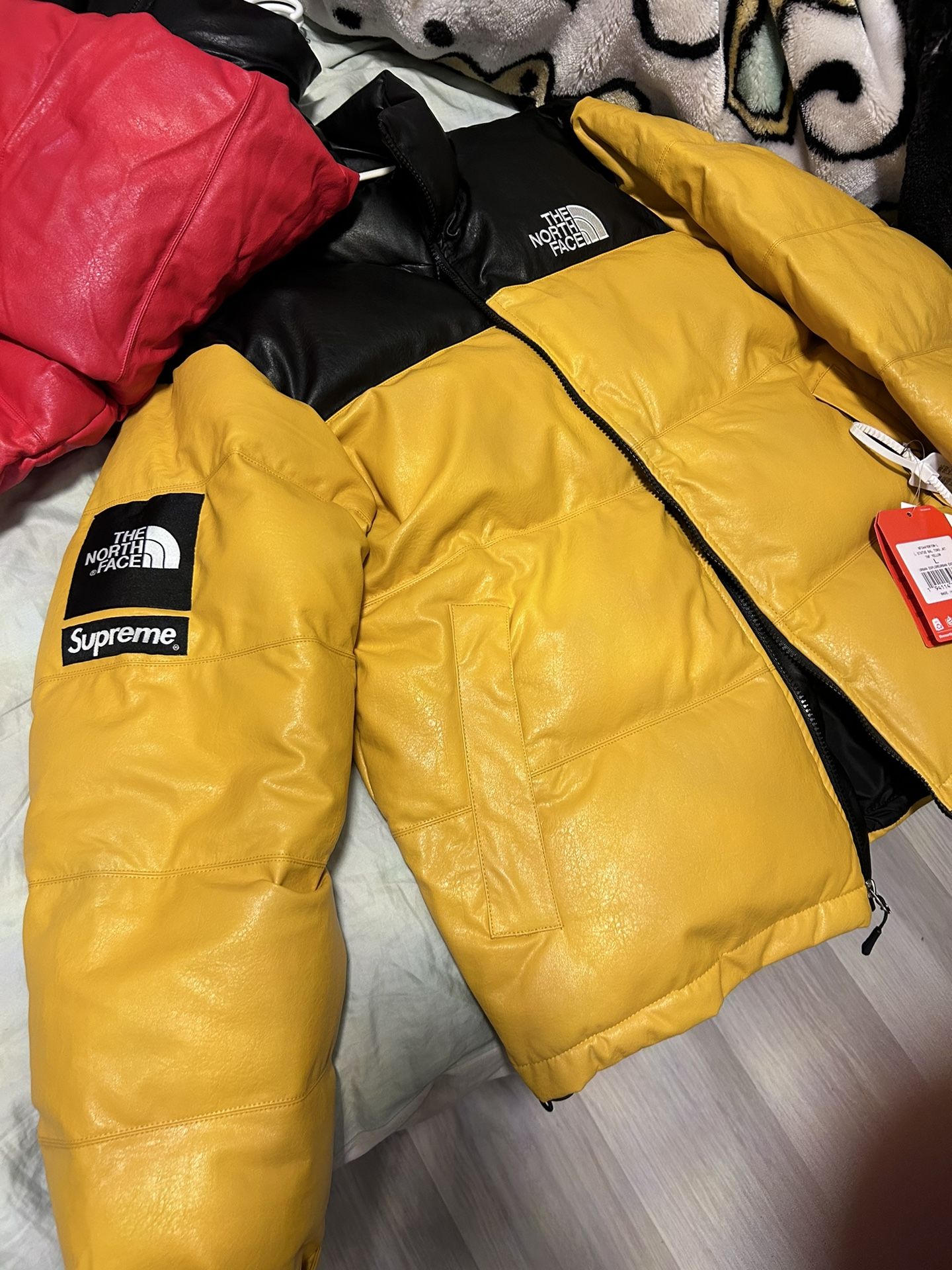 North face  Supreme 