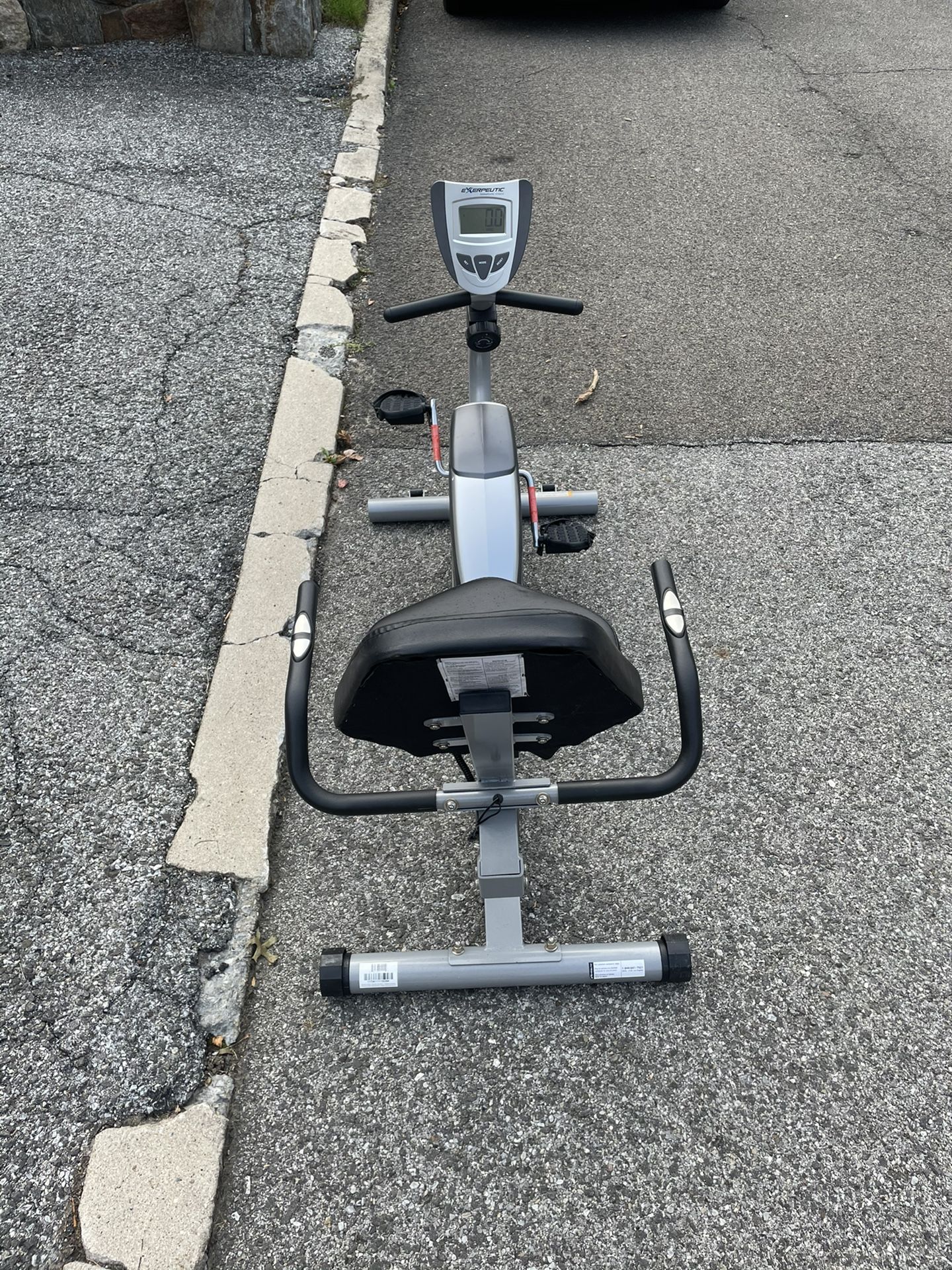 Exerpeutic 900XL Recumbent Exercise Bike with Pulse