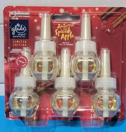 Glade Autumn Spiced Apple  5ct Refill Pack $6.00 each (Four Available)
