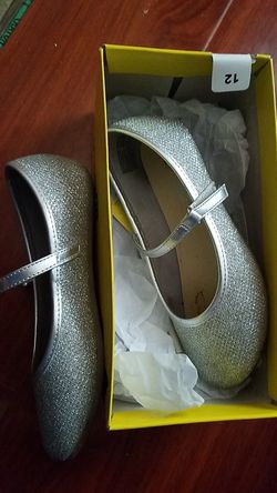 Girls shoes