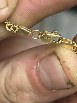 18k 750 stamped gold chain 8.9 grams