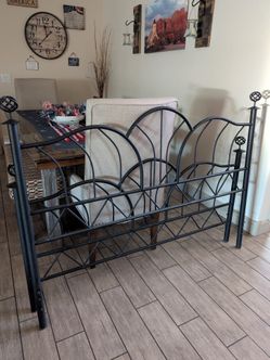 Queen head and footboard
