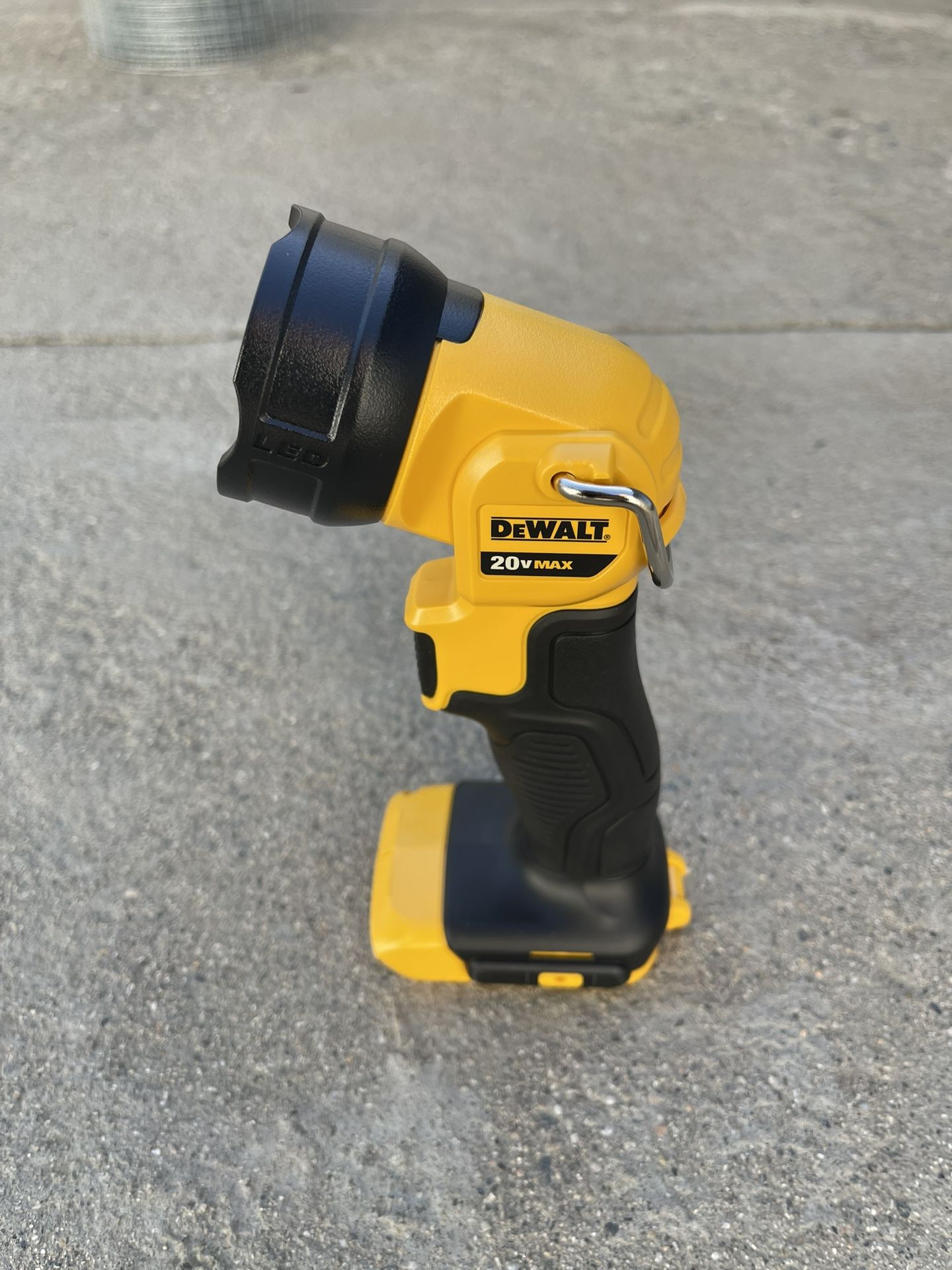 DEWALT 20V MAX Cordless LED Work Light