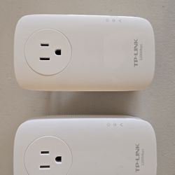 TP-Link Passthrough Powerline Adapter