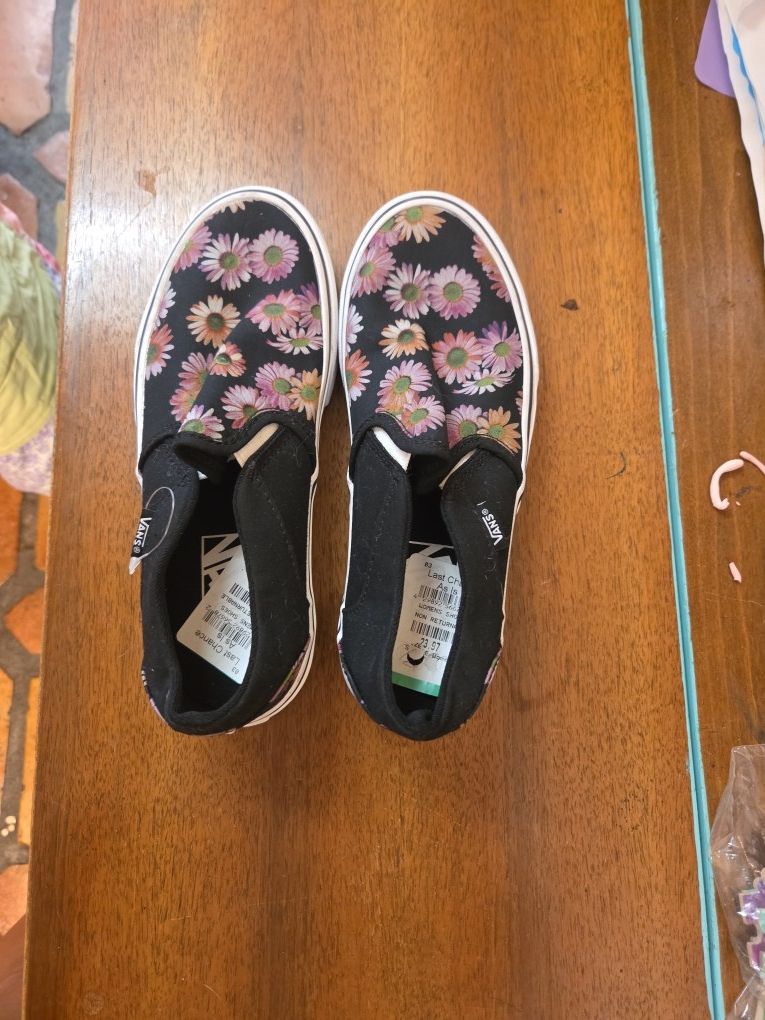 Vans- Women Size 6- Floral Design-New Without Box