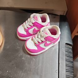 2c Pink And White Nikes So cute 