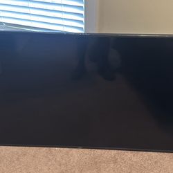 Broken SCREEN 70 Inch TV