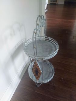 Lovely heavy detailed metal 2 tier stand