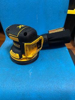 Dewalt Sander xr brushless 20v. $80 Firm Price tool only pick up in Van Nuys