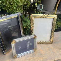 Pictures Frame Set 4 Dlrs