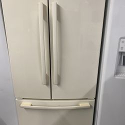 33-inch Whirlpool Refrigerator Working Great 💯
