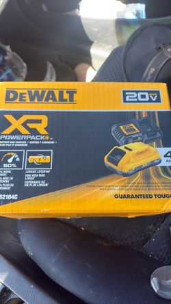 Dewalt dcb2104c power pack set