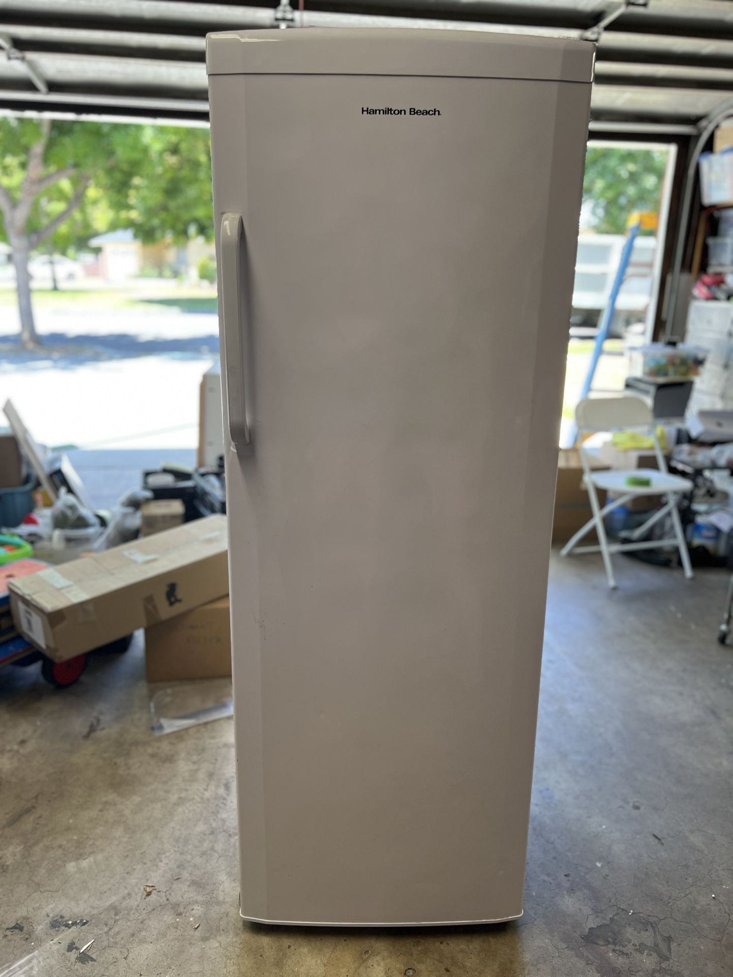 Hamilton Upright freezer (model: HBFRF1100)