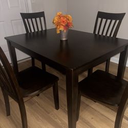 Dining Room Table With 4 Chairs