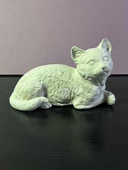 Concrete Cat Statue - Heavy!