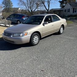 1999 TOYOTA CAMRY LE…runs Like New …low Miles…clean Title 