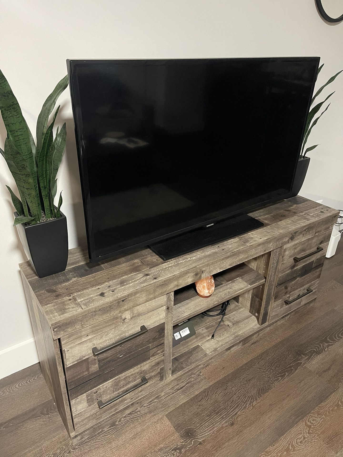 Derekson TV Stand, Multi-gray