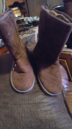 UGG Rockstar Half Studded Boots size 7