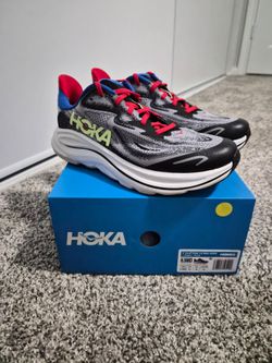 Hoka Clifton 10