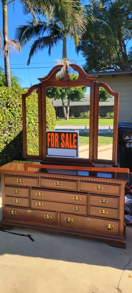 DRESSER WITH MIRROR