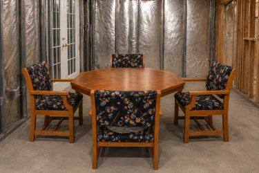 Solid Oak 3-in-1 Bumper Pool / Poker Game Table Set with 4 Chairs