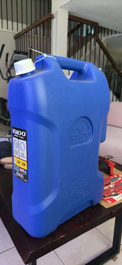 Igloo 6 gallon water container NEW FIRM