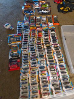 Large Hot Wheels Die-Cast Car Collection Lot