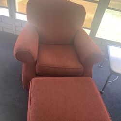 Broyhill Chair W/ottoman 