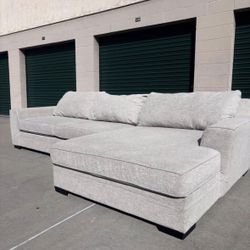 Beige Oversized Chaise Sectional Couch 🛻Delivery Available🛻
